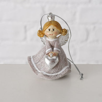 hanging figure Amalia 