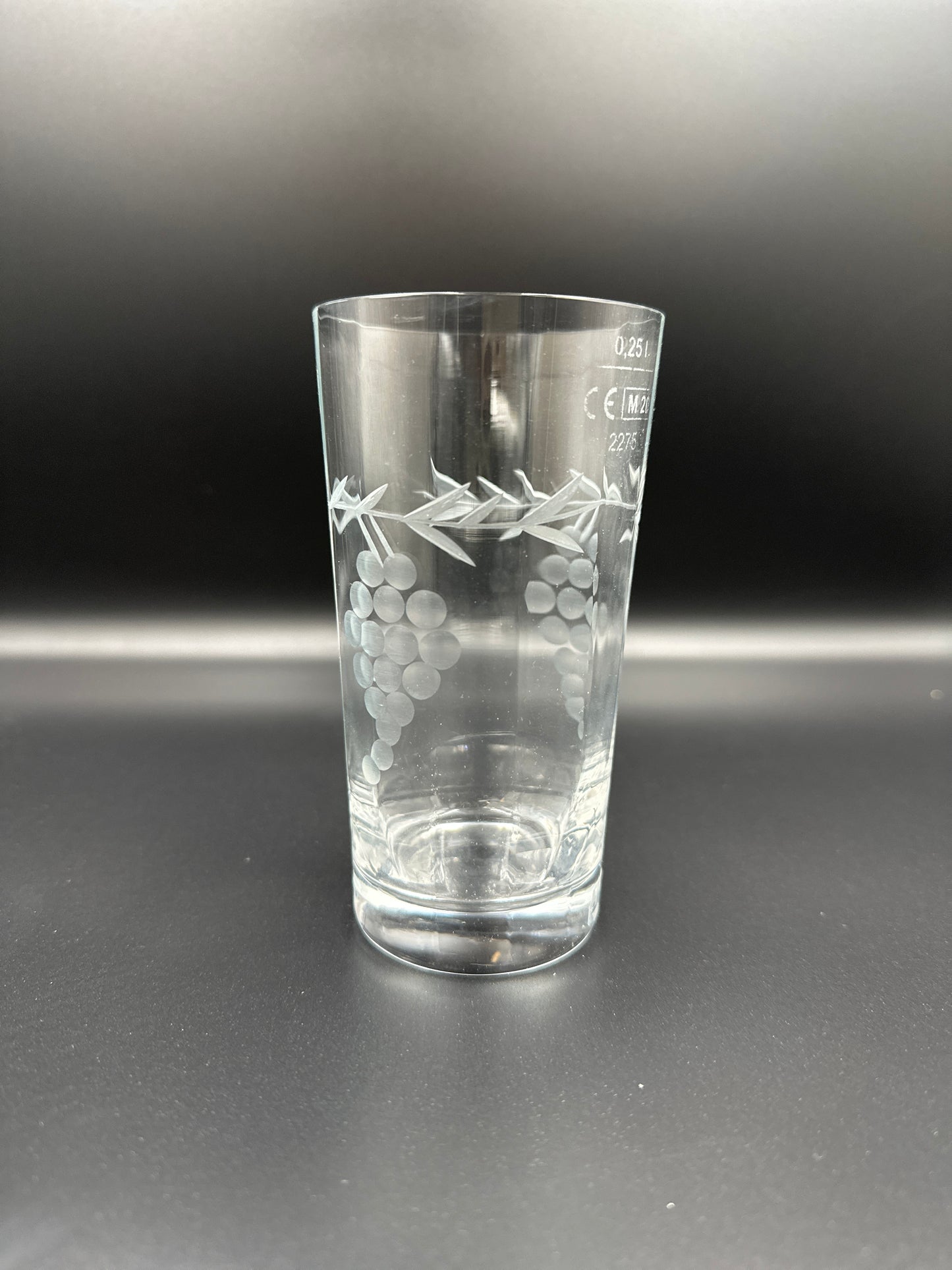 Markgräfler glass with cut with 0.25 l calibration mark 6 pieces.